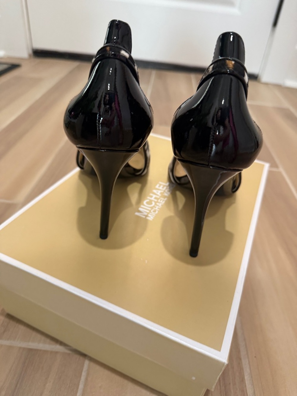 Michael Kors Leopard Print Pointed Toe Heels with Black Trim (New) - Picture 5 of 5